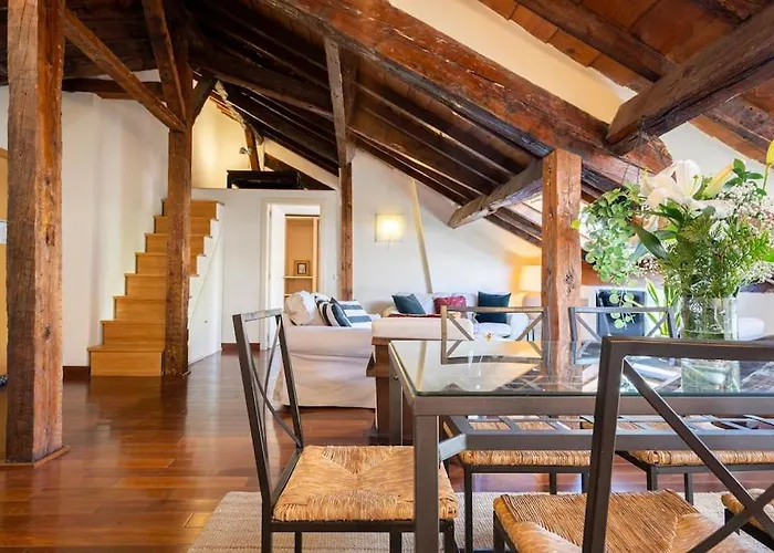 Calm And Bright Apartment, Center La Latina D.Alb