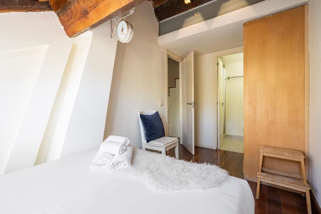 Calm And Bright Apartment, Center La Latina D.alb Apartament